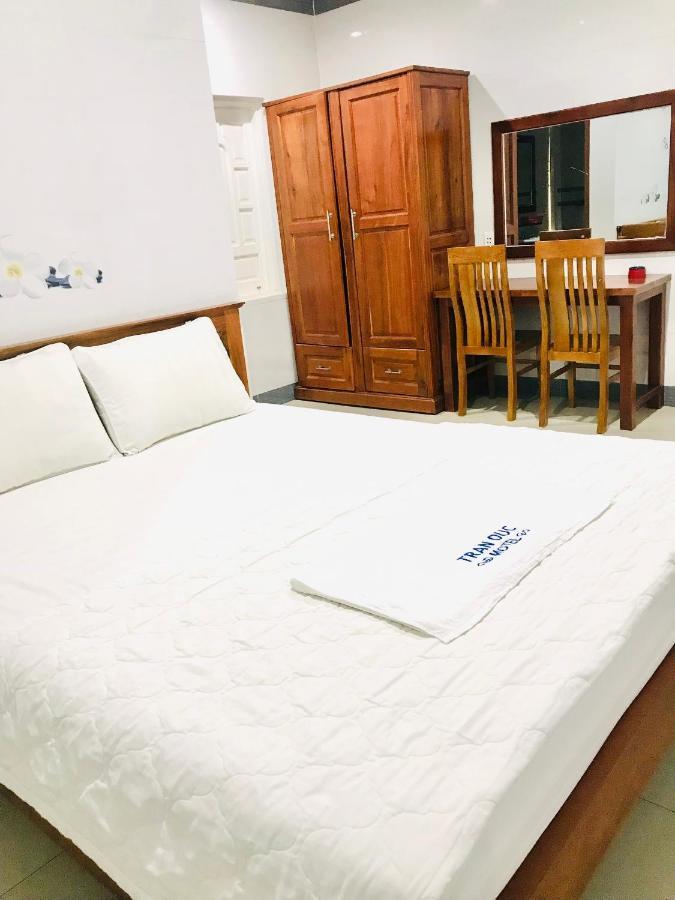 Nhà Nghỉ TRẦN ĐỨC Phú Mỹ Esterno foto