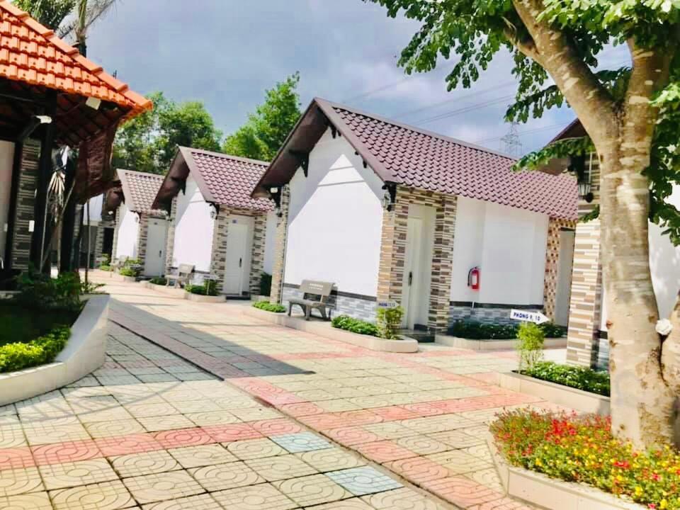 Nhà Nghỉ TRẦN ĐỨC Phú Mỹ Esterno foto